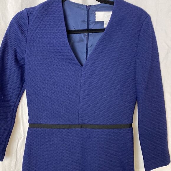 #150 HUGO BOSS heavy textured dress - Picture 12 of 12